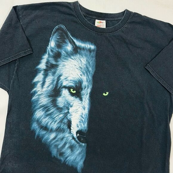 Vintage Wolf Graphic Short Sleeve Tee - Picture 1 of 7